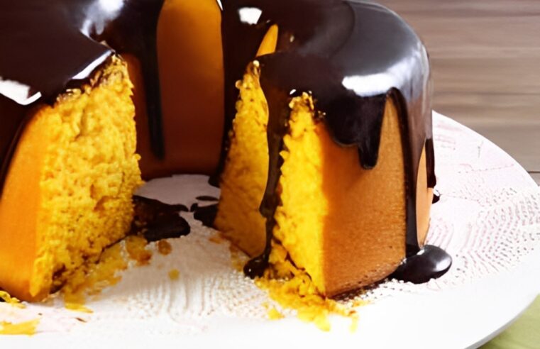Bolo de Cenoura com Cobertura de Chocolate