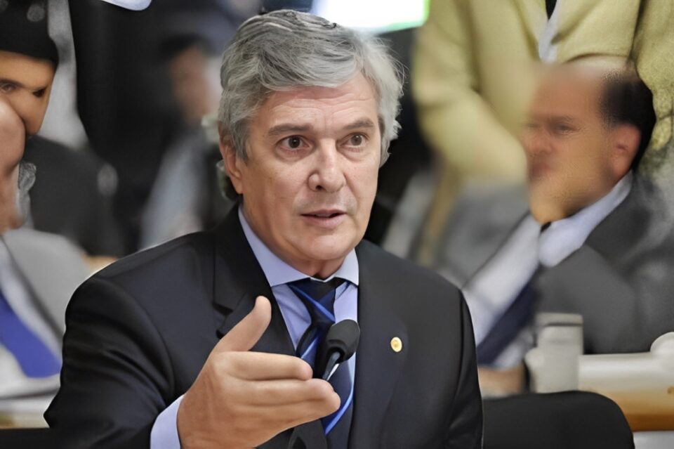 STF determina prisão de Fernando Collor
